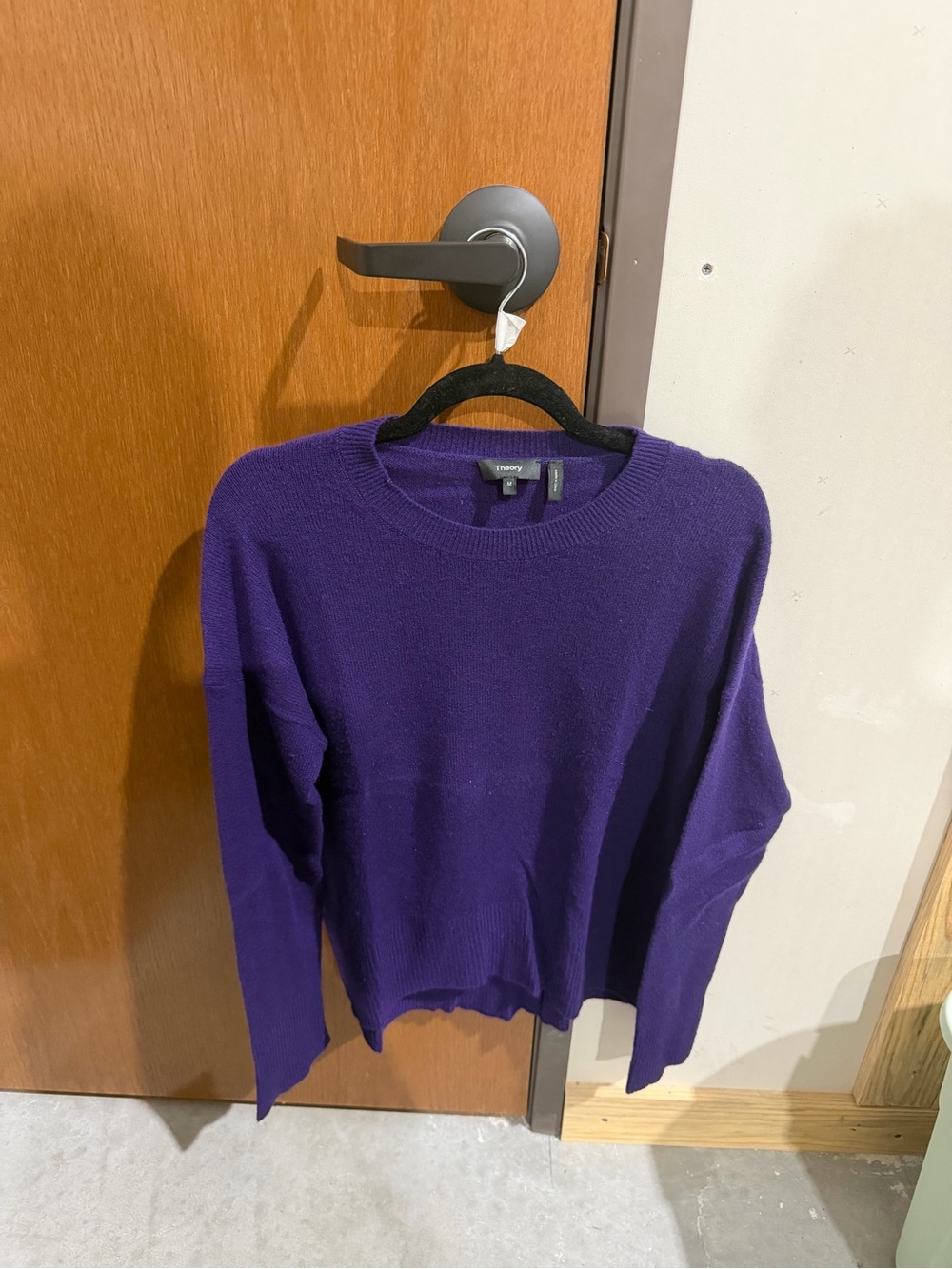 Theory Women's Deep Purple Cashmere Crewneck Sweater
